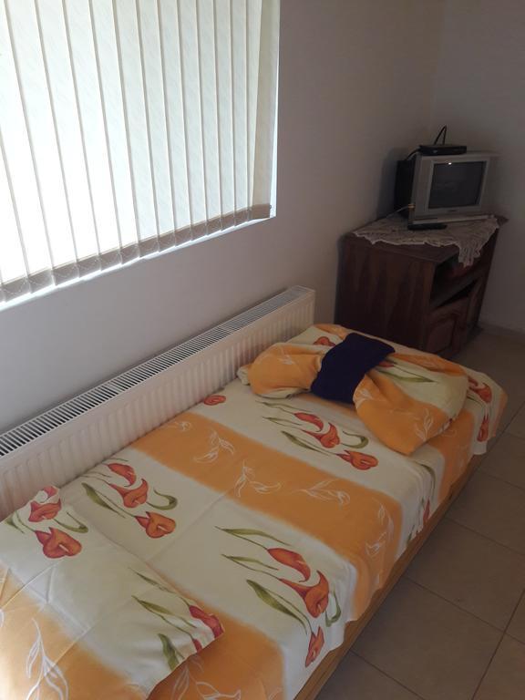 Slanchevata Kashta Hotel Krushuna Bagian luar foto
