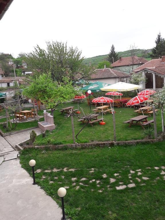 Slanchevata Kashta Hotel Krushuna Bagian luar foto