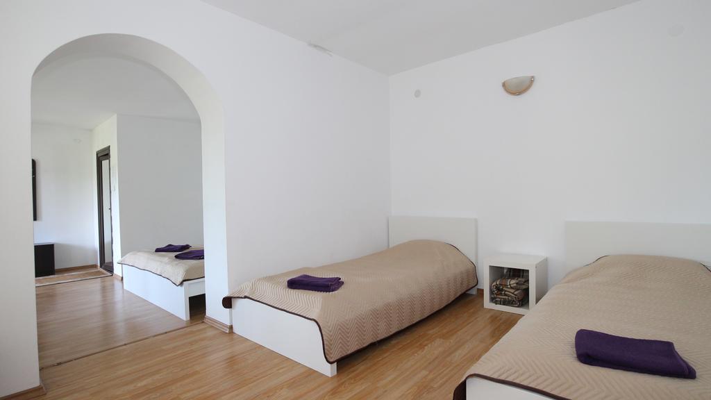 Slanchevata Kashta Hotel Krushuna Bagian luar foto