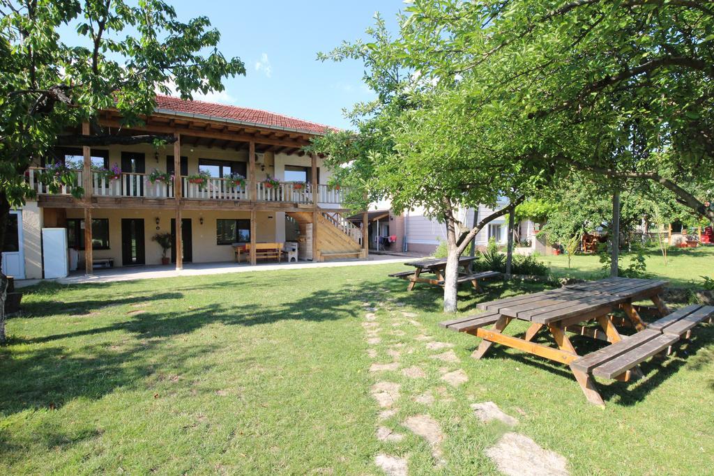 Slanchevata Kashta Hotel Krushuna Bagian luar foto