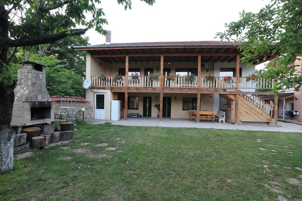 Slanchevata Kashta Hotel Krushuna Bagian luar foto
