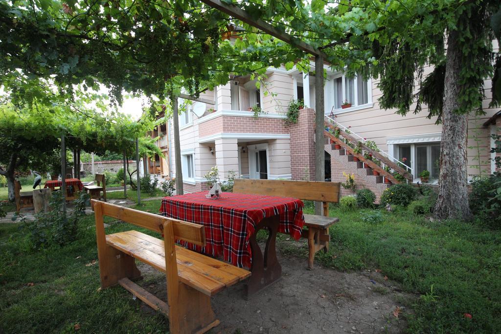 Slanchevata Kashta Hotel Krushuna Bagian luar foto